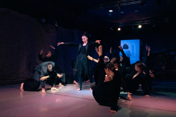 Откройте ангелу дверь