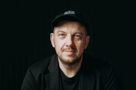 &Scy;&iecy;&rcy;&gcy;&iecy;&jcy; &Bcy;&ocy;&bcy;&ucy;&ncy;&iecy;&tscy;&period; &Bcy;&ocy;&lcy;&softcy;&shcy;&ocy;&jcy; &kcy;&ocy;&ncy;&tscy;&iecy;&rcy;&tcy; &scy; &scy;&icy;&mcy;&fcy;&ocy;&ncy;&icy;&chcy;&iecy;&scy;&kcy;&icy;&mcy; &ocy;&rcy;&kcy;&iecy;&scy;&tcy;&rcy;&ocy;&mcy;