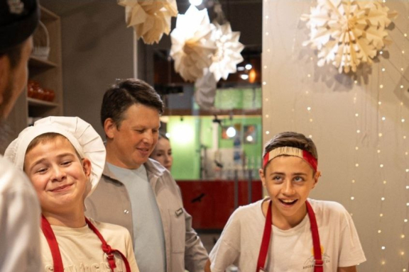 "&IOcy;&lcy;&kcy;&icy;&period; &Ncy;&ocy;&vcy;&ocy;&gcy;&ocy;&dcy;&ncy;&icy;&iecy; &kcy;&acy;&ncy;&icy;&kcy;&ucy;&lcy;&ycy; &icy; &vcy;&kcy;&ucy;&scy;&ncy;&ycy;&jcy; &dcy;&iecy;&scy;&iecy;&rcy;&tcy;"