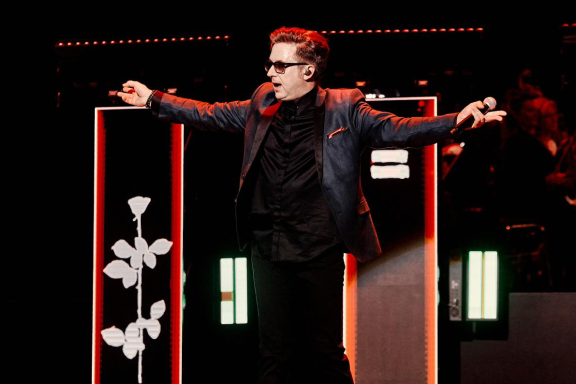 &Lcy;&IEcy;&Gcy;&IEcy;&Ncy;&Dcy;&Acy;&Rcy;&Ncy;&Ycy;&IEcy; &KHcy;&Icy;&Tcy;&Ycy; DEPECHE MODE "ENJOY THE SYMPHONY" SHOW &scy; &ocy;&rcy;&kcy;&iecy;&scy;&tcy;&rcy;&ocy;&mcy;&comma; &Icy;&rcy;&kcy;&ucy;&tcy;&scy;&kcy;