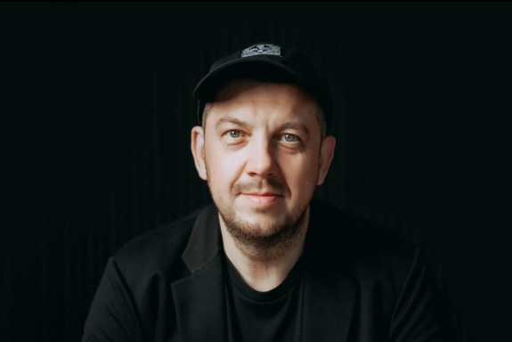 &Scy;&iecy;&rcy;&gcy;&iecy;&jcy; &Bcy;&ocy;&bcy;&ucy;&ncy;&iecy;&tscy;&period; &Bcy;&ocy;&lcy;&softcy;&shcy;&ocy;&jcy; &kcy;&ocy;&ncy;&tscy;&iecy;&rcy;&tcy; &scy; &scy;&icy;&mcy;&fcy;&ocy;&ncy;&icy;&chcy;&iecy;&scy;&kcy;&icy;&mcy; &ocy;&rcy;&kcy;&iecy;&scy;&tcy;&rcy;&ocy;&mcy;