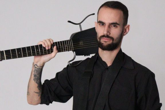 «Знакомьтесь, гитара!»