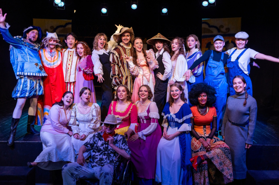 &Dcy;&iecy;&ncy;&softcy; &ocy;&tcy;&kcy;&rcy;&ycy;&tcy;&ycy;&khcy; &dcy;&vcy;&iecy;&rcy;&iecy;&jcy;