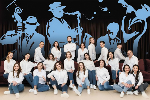 "&KHcy;&ocy;&rcy; &icy; &Dcy;&zhcy;&acy;&zcy;"